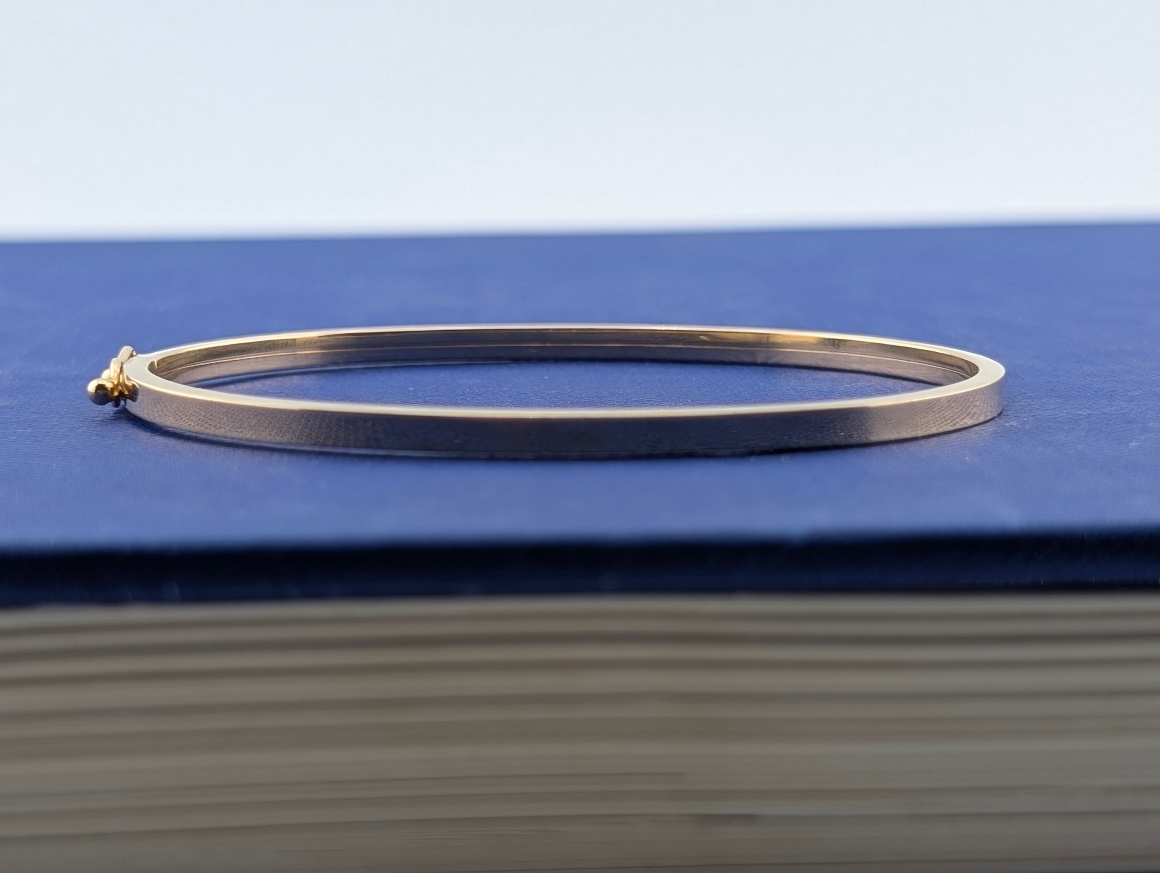 14 karat Square bangle - 4.5g