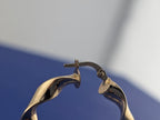 14ky Ribbon twist hoop earrings