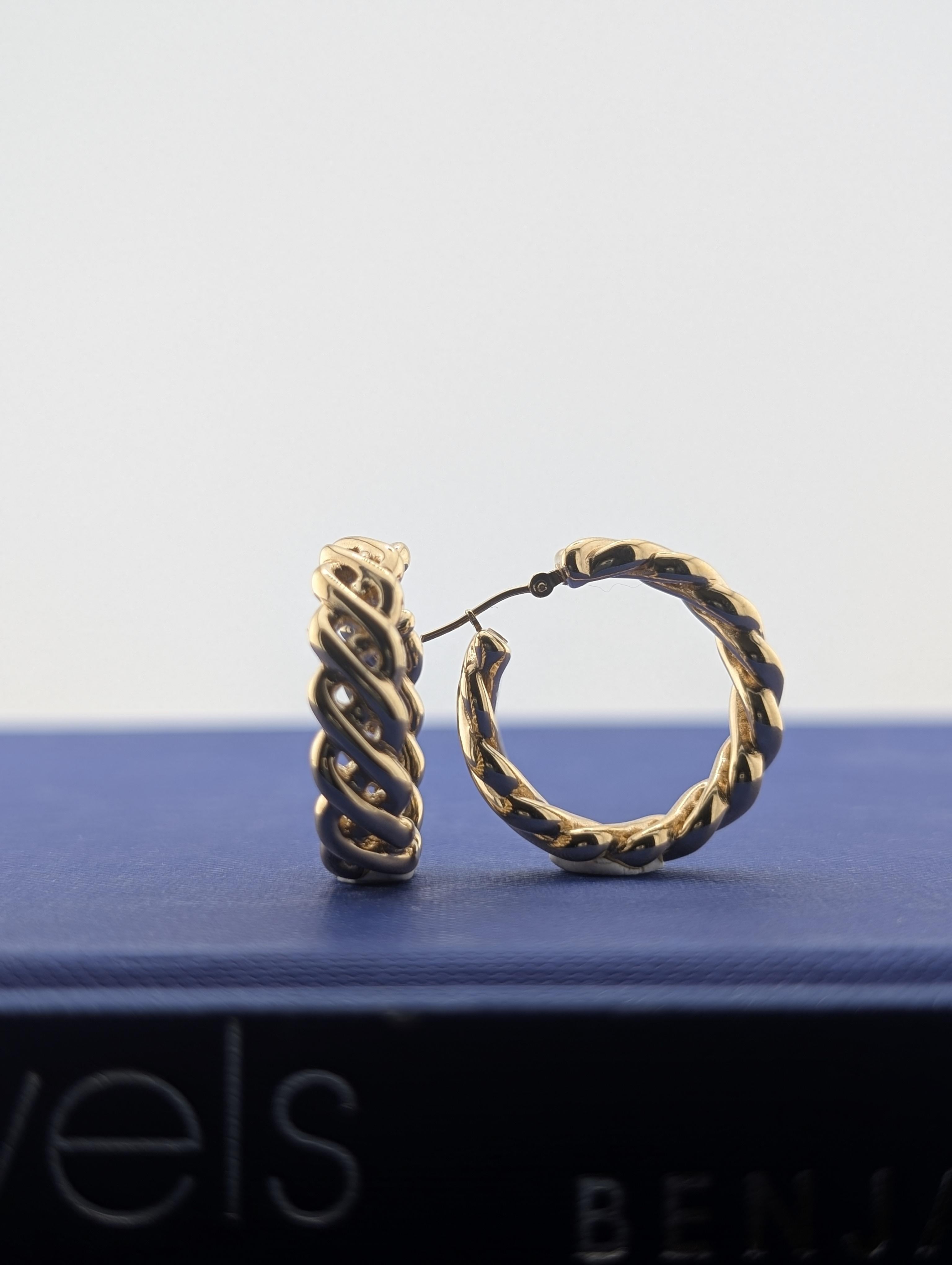 14kt Yellow Gold Knot Twist Earrings - 4.8g