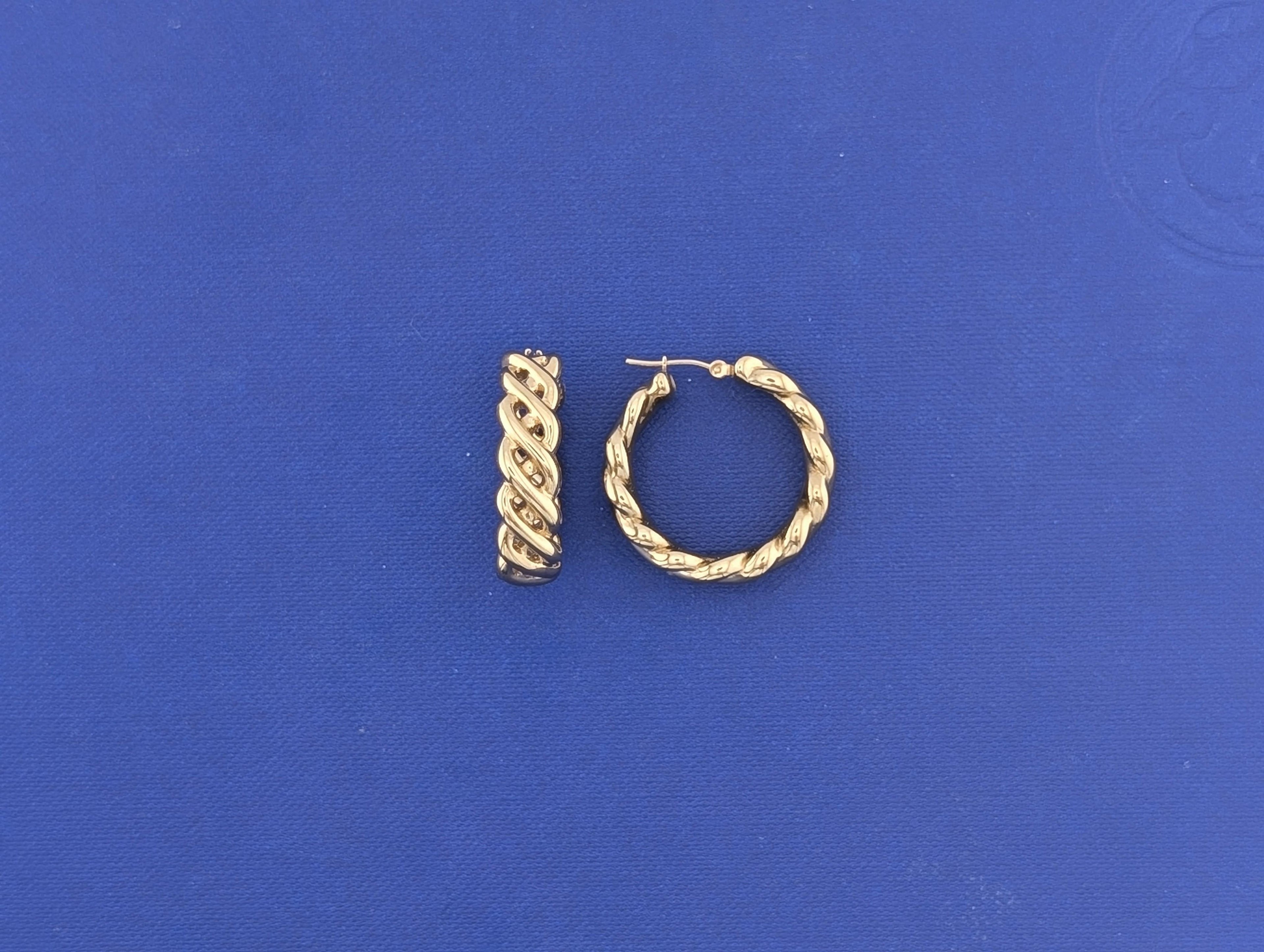 14kt Yellow Gold Knot Twist Earrings - 4.8g