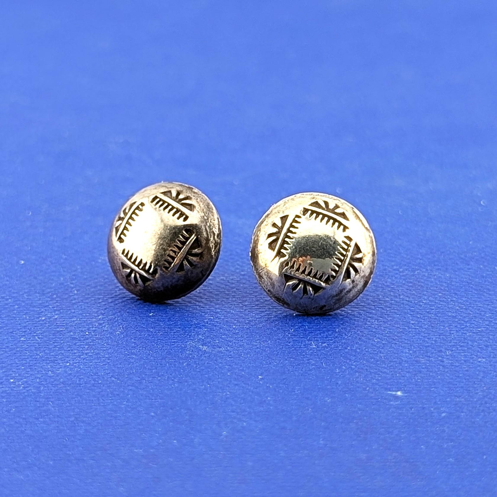 SS Navajo "Pearl" Earrings- 2.6g