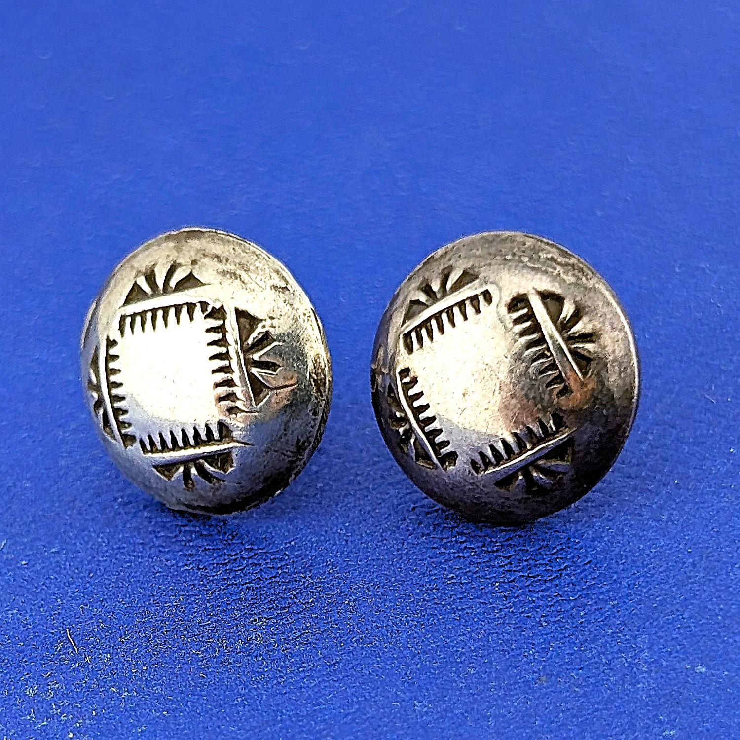 SS Navajo "Pearl" Earrings- 2.6g