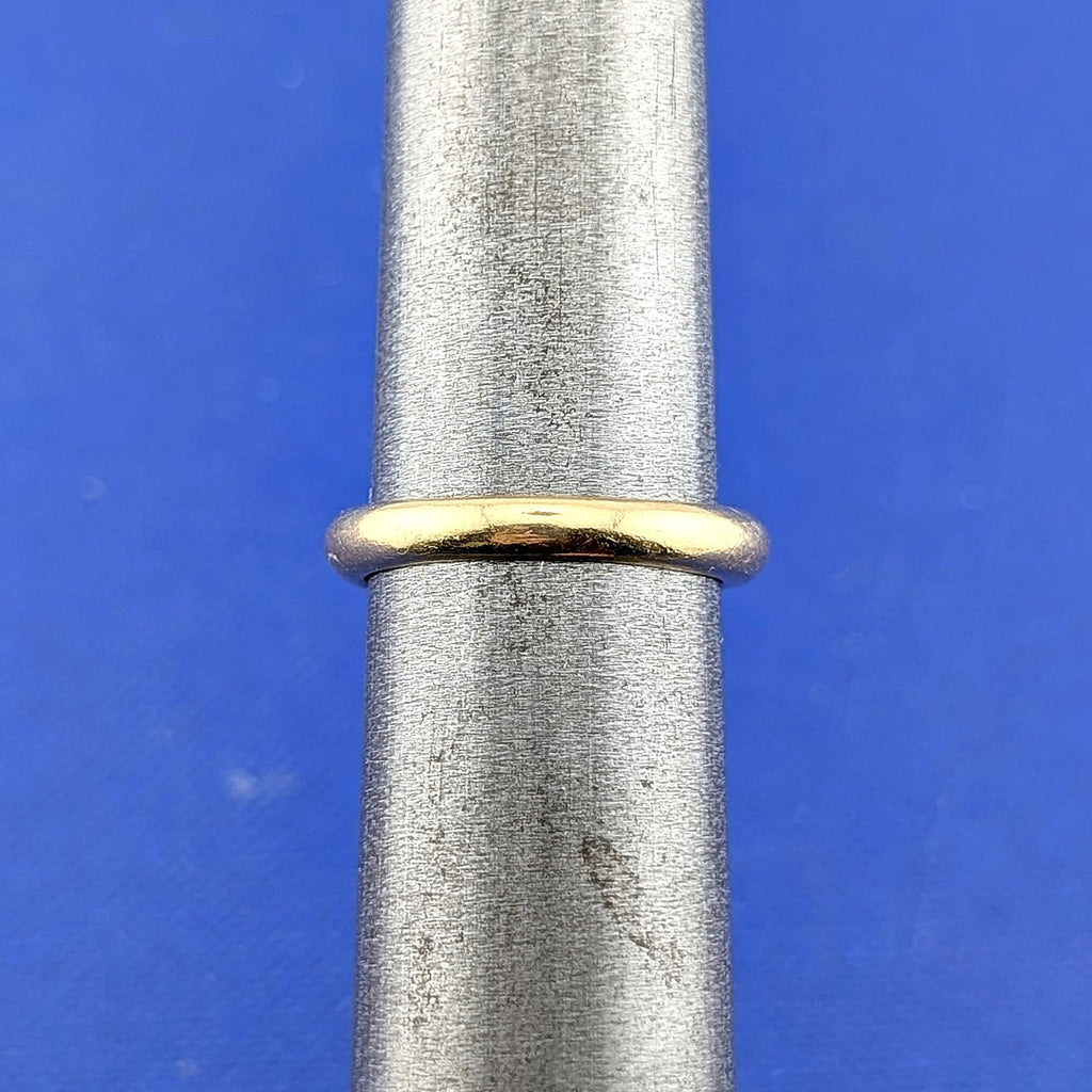 18kt Yellow Gold Sapphire and Diamond Ring - 4.4g