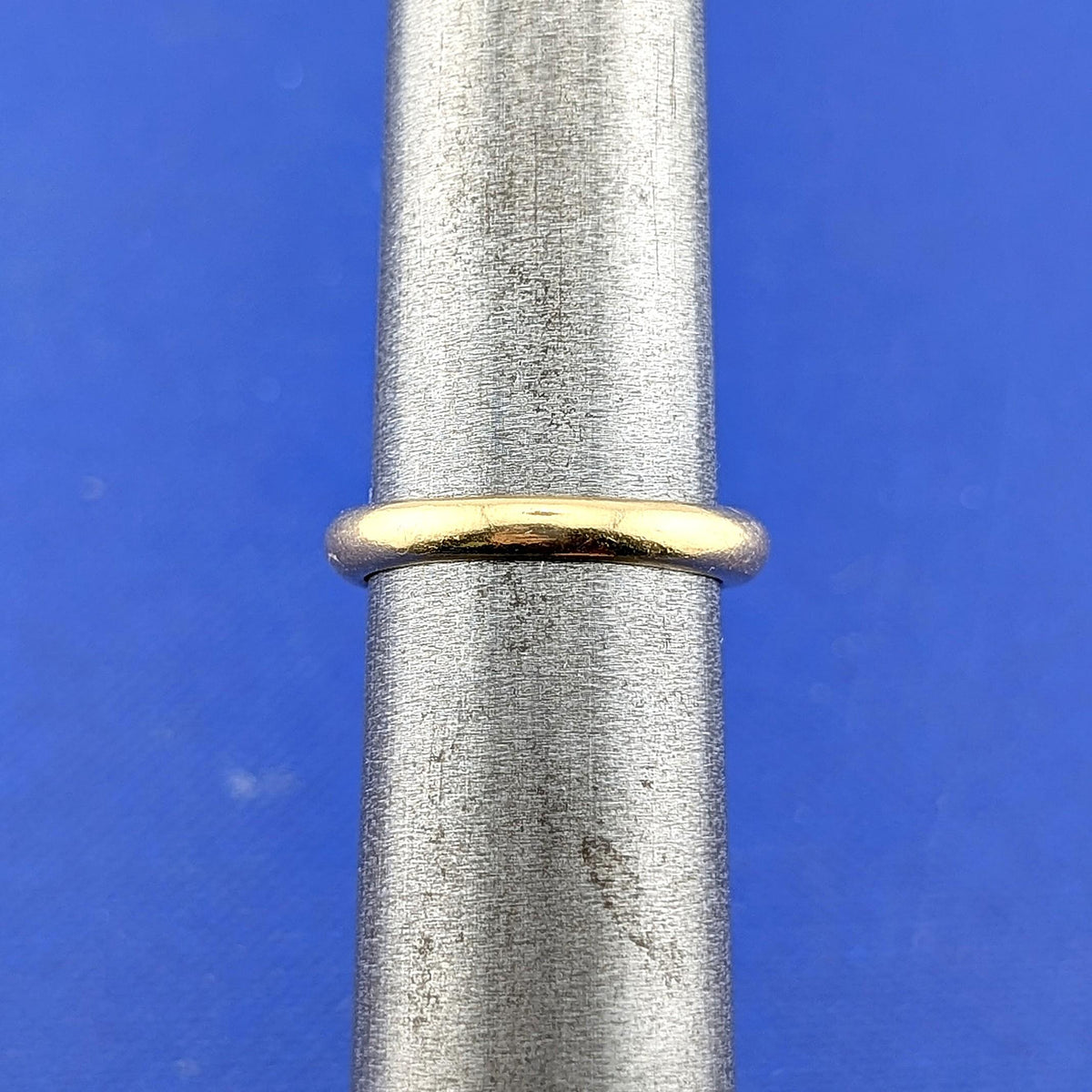 18kt Yellow Gold Sapphire and Diamond Ring - 4.4g
