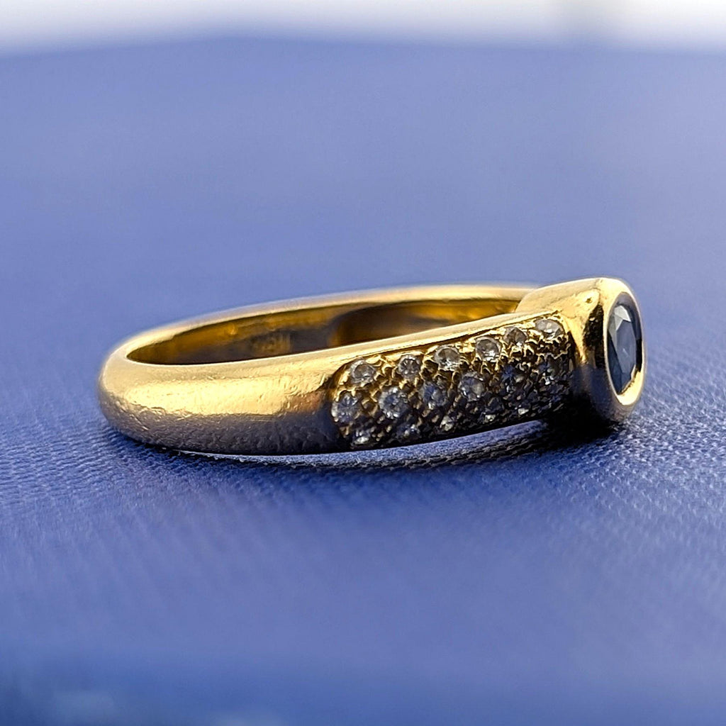 18kt Yellow Gold Sapphire and Diamond Ring - 4.4g