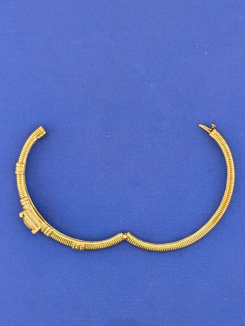 14 kt Yellow Gold Pave Top Ribbed Texture Bangle - 28.3g