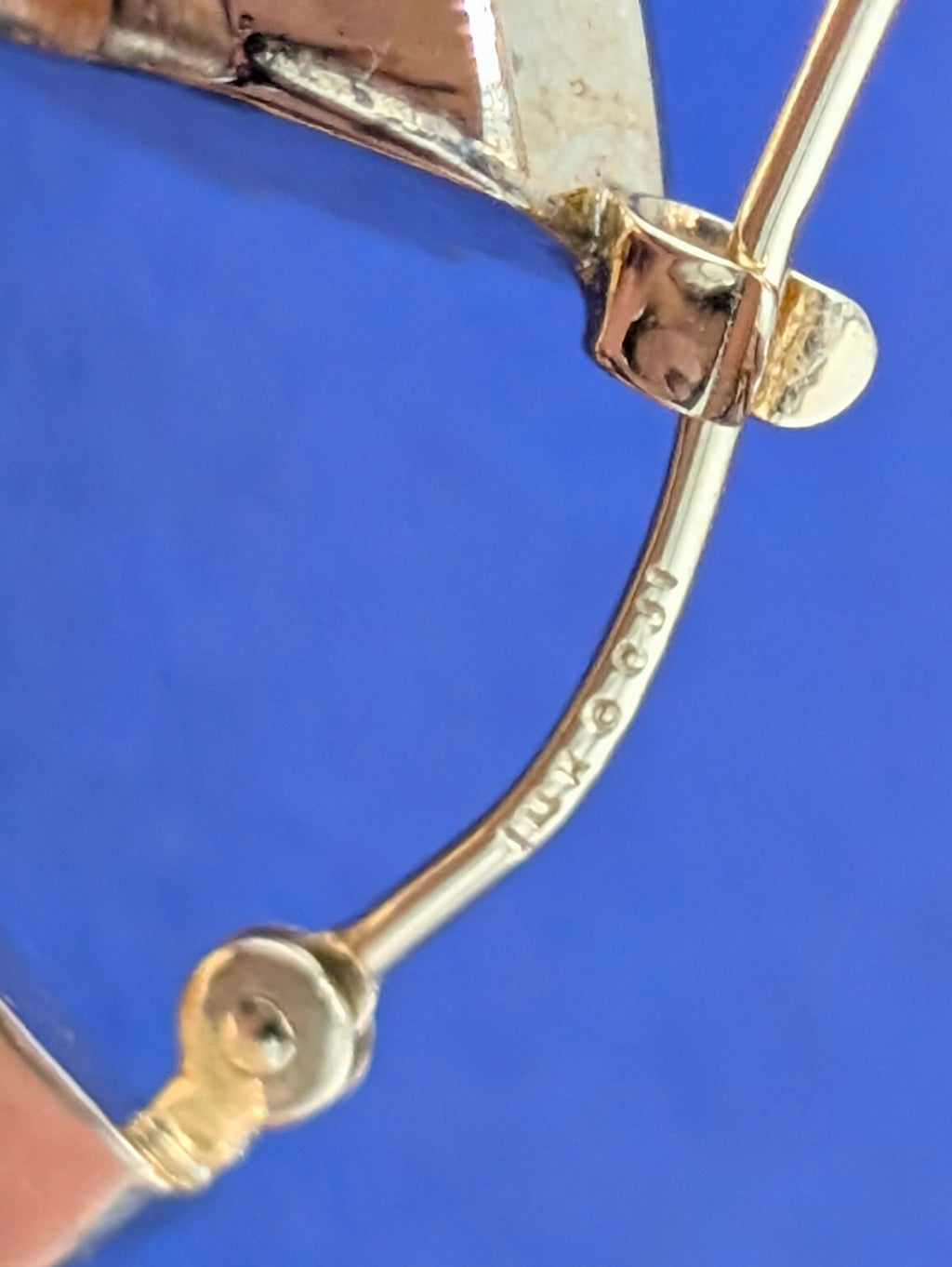 14kt yellow gold triple loop hoop