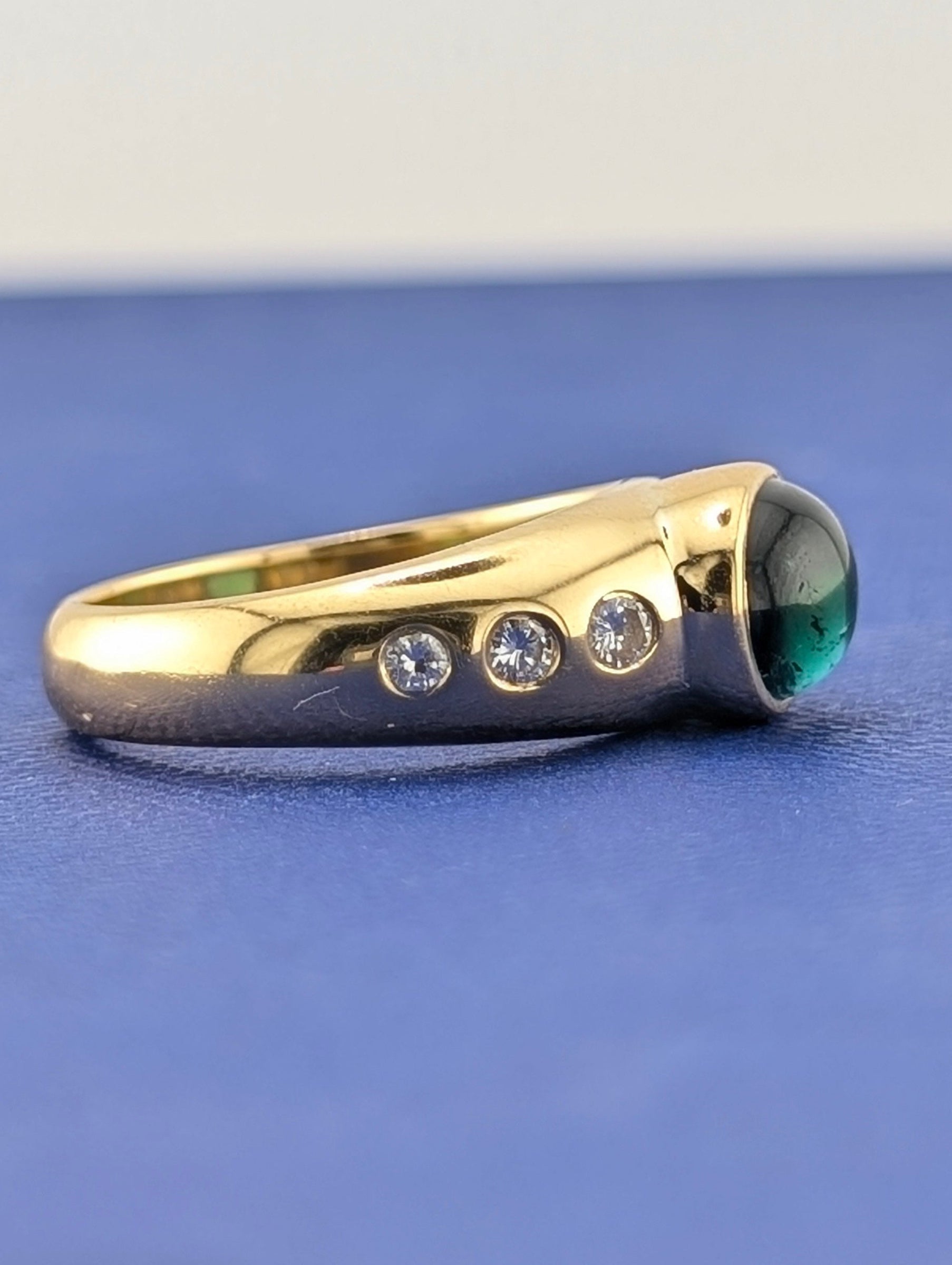 18kt yellow gold Diamond and Tourmaline Ring
