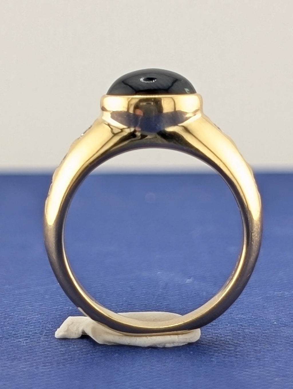 18kt yellow gold Diamond and Tourmaline Ring
