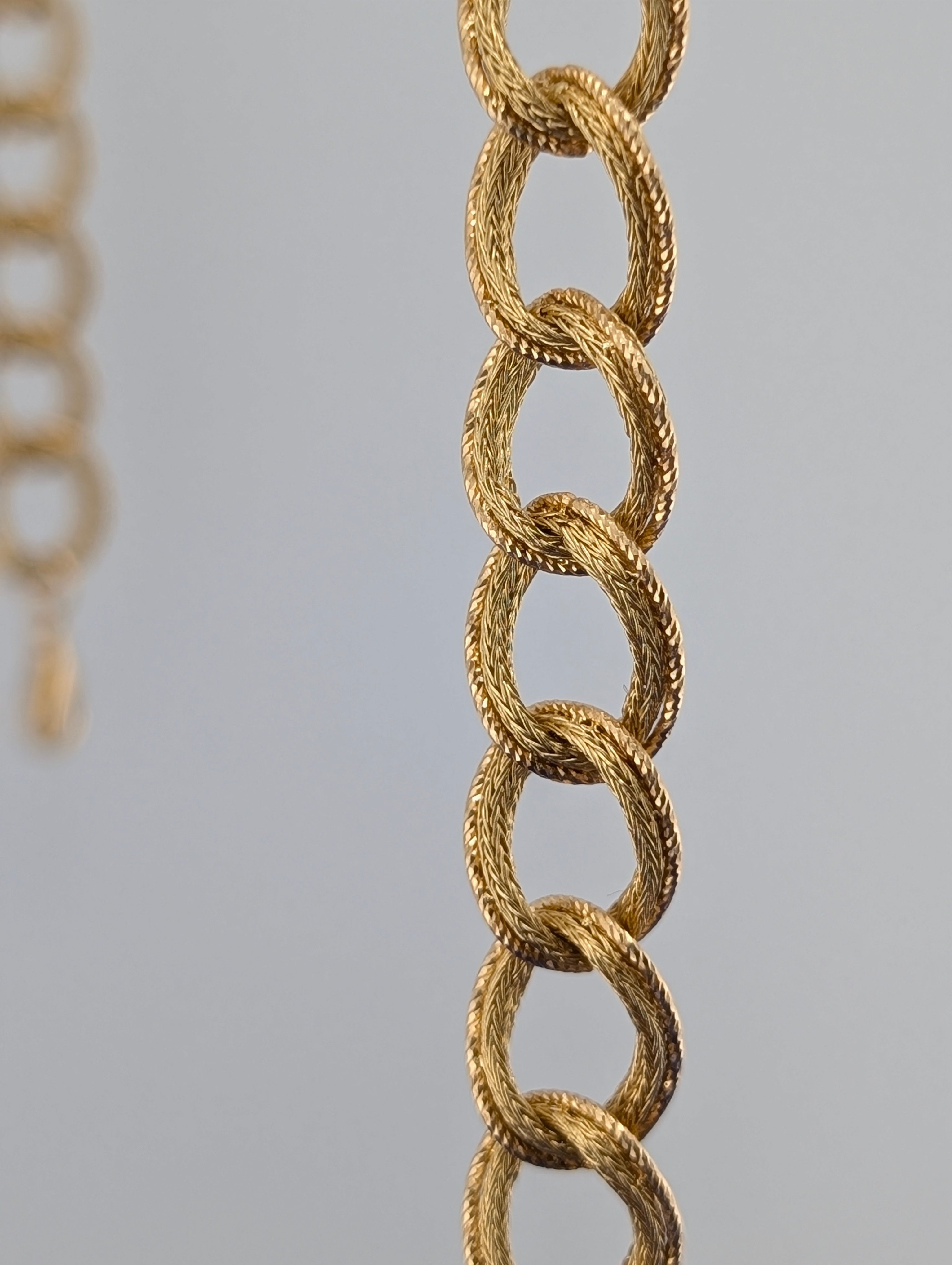 18kt Curb fancy link necklace