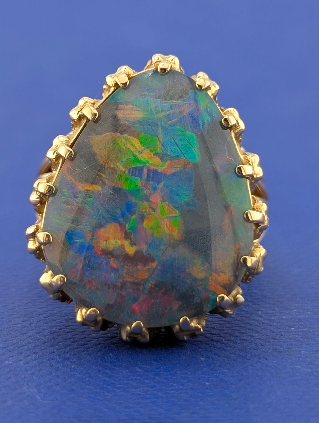 18kt Opal ring - 12.6g
